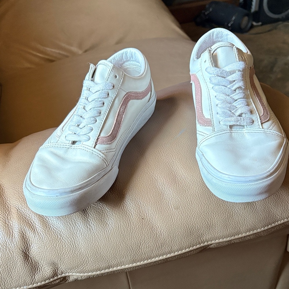 Vans Classic White leather and Pink Sneakers